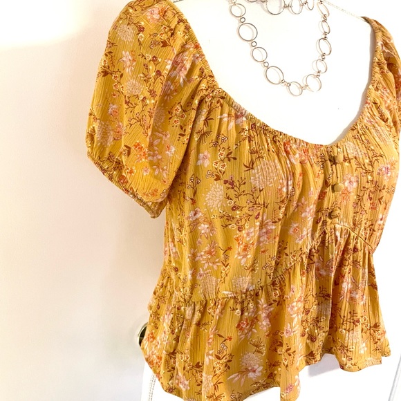 NWT Pink Rose Floral Smocked Short Sleeve Blouse - Picture 3 of 8